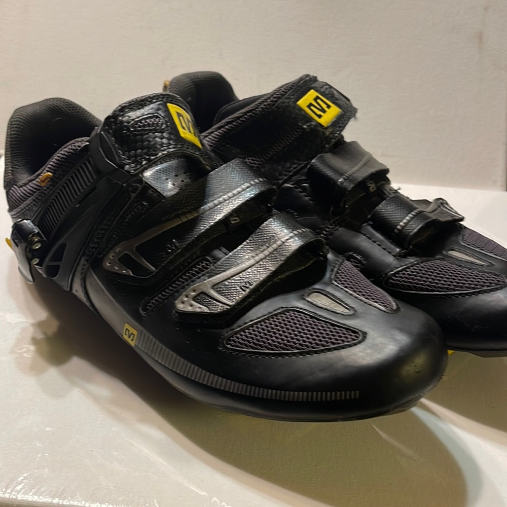 Mens biking shoes size 9 mavic